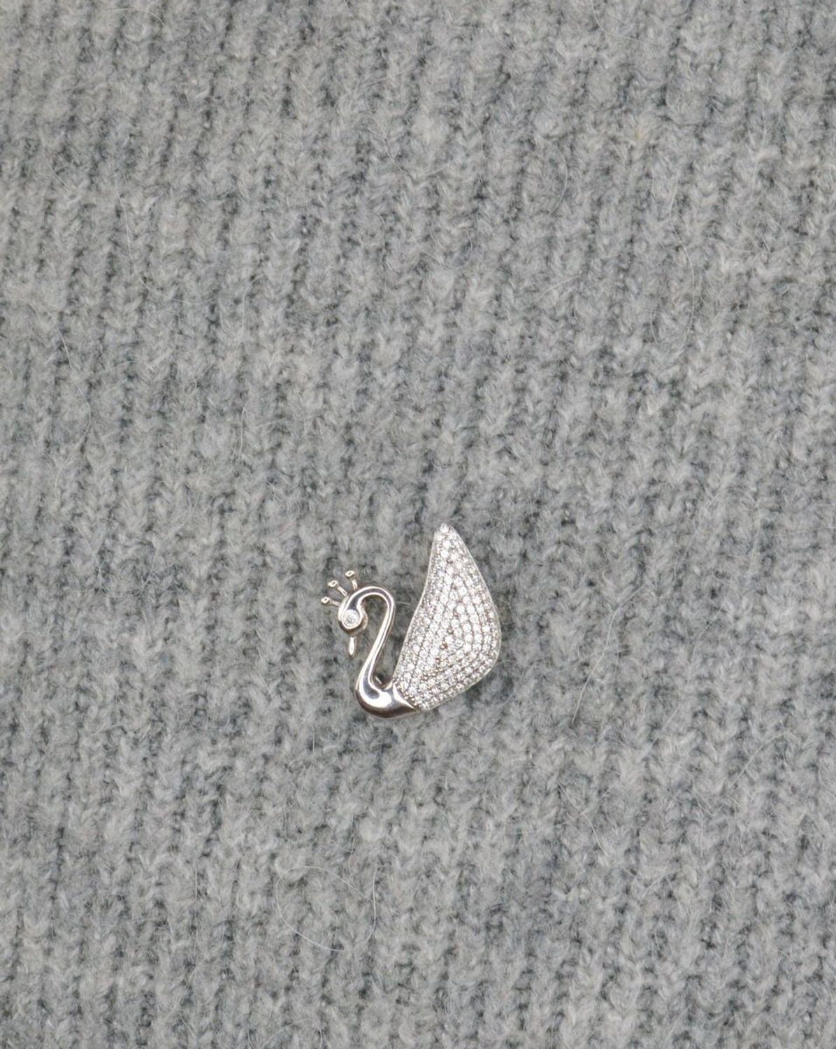 Srebrna broszka w kształcie łabędzie z białymi kamieniami DIA-BRO-5752-925.jpg