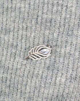 Srebrna broszka w kształcie liścia z białymi kamieniami DIA-BRO-5754-925. Broszka srebrna łabędź. Prezent dla babci. Prezent dla ukochanej mamy. Wyjątkowa srebrna broszka (4).JPG