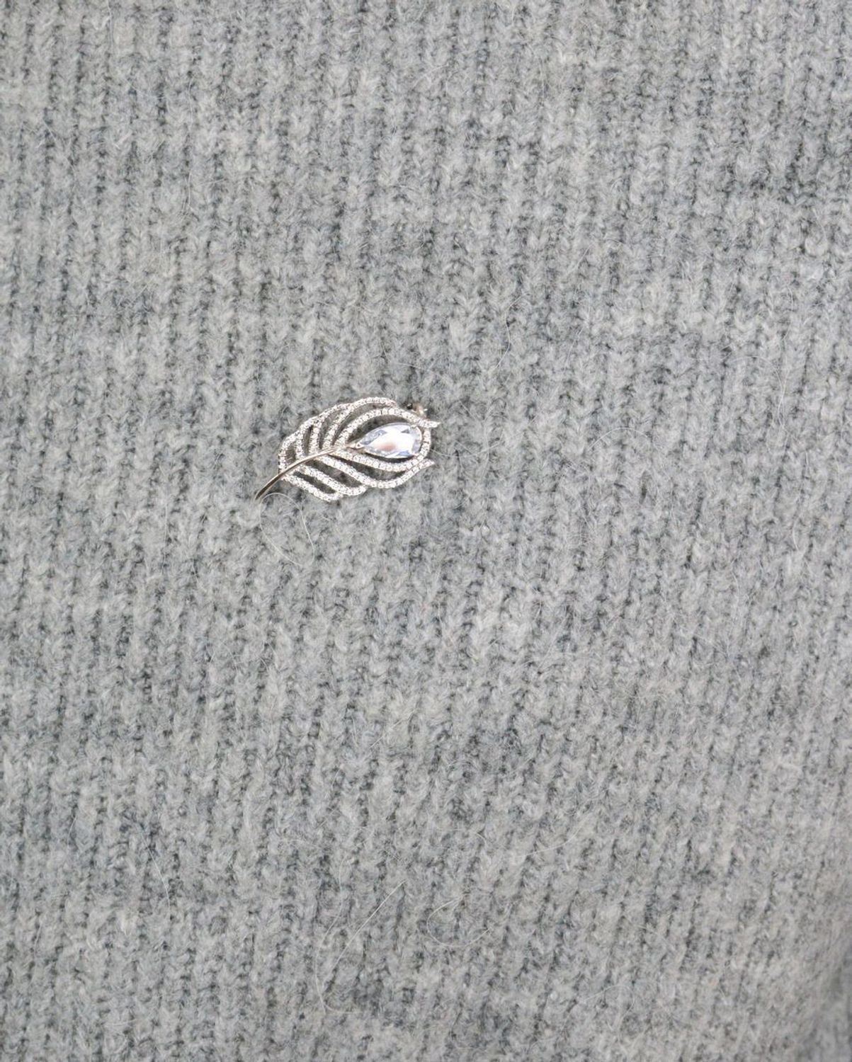 Srebrna broszka w kształcie liścia z białymi kamieniami DIA-BRO-5754-925d.jpg