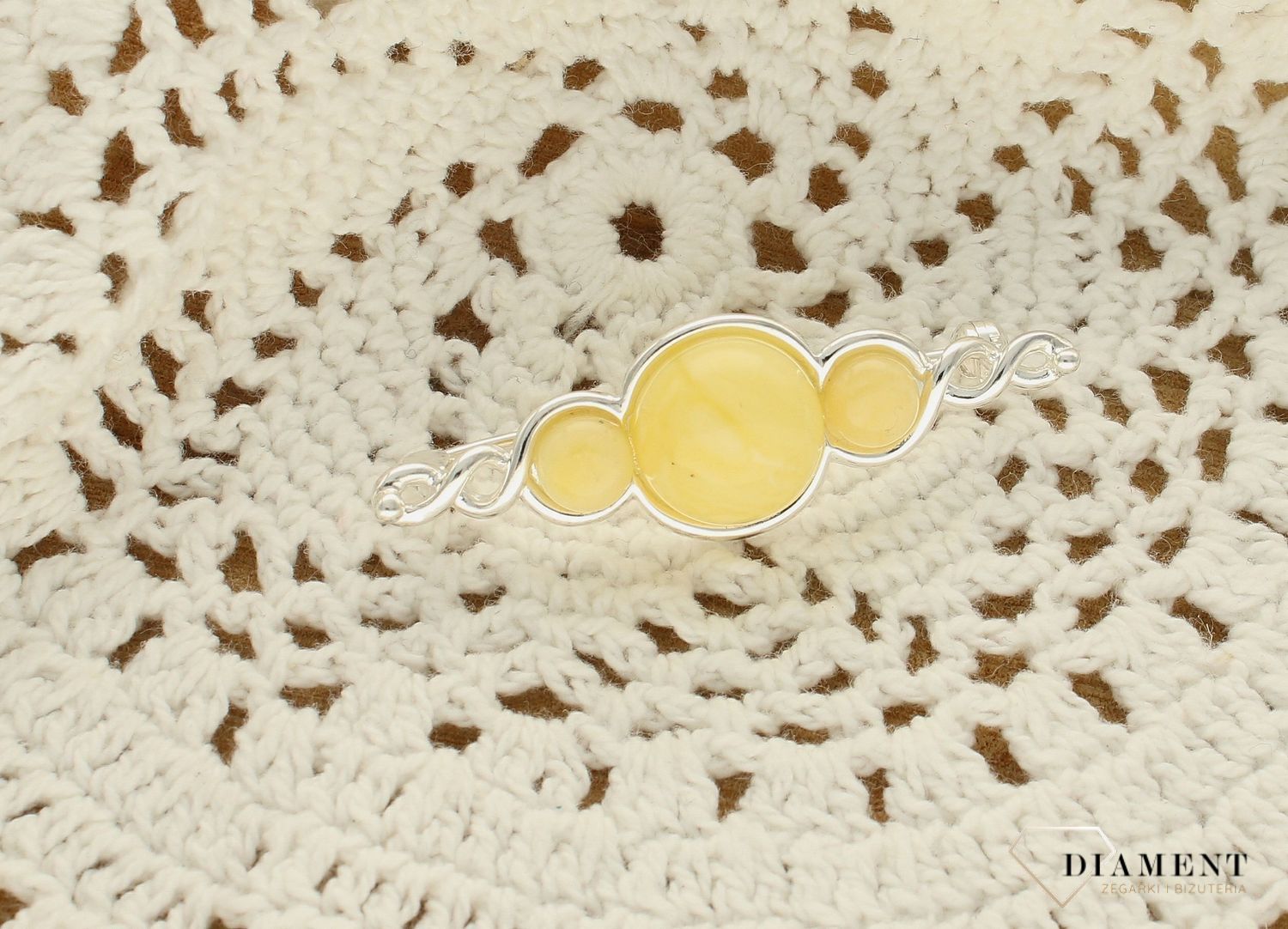 Srebrna broszka damska z mlecznym bursztynem DIA-BRO-9927-925. Srebrna broszka damska. Srebrna broszka idealna na prezent dla mamy, babci. Srebrna broszka z kamieniem. Srebrna broszka z bursztynem (2).jpg