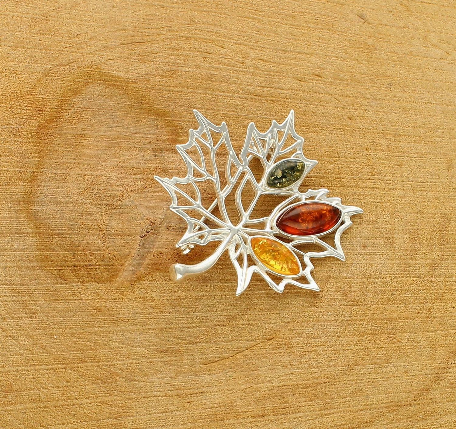 Srebrna broszka damska Liść Srebro i Bursztyn Bałtycki DIA-BRO-LIŚĆ-925A.jpg