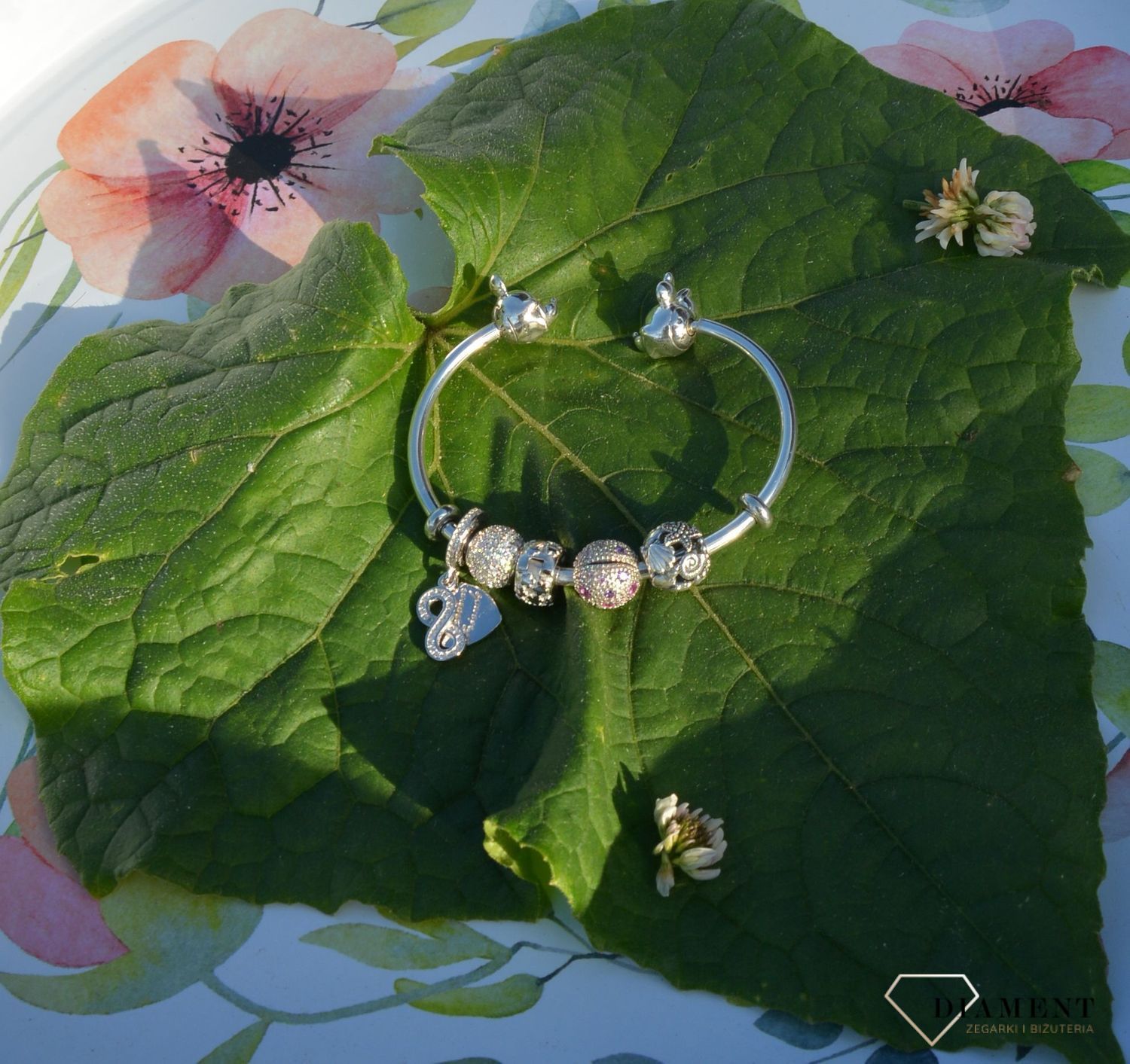 Charms Moments Białe Pave.jpg