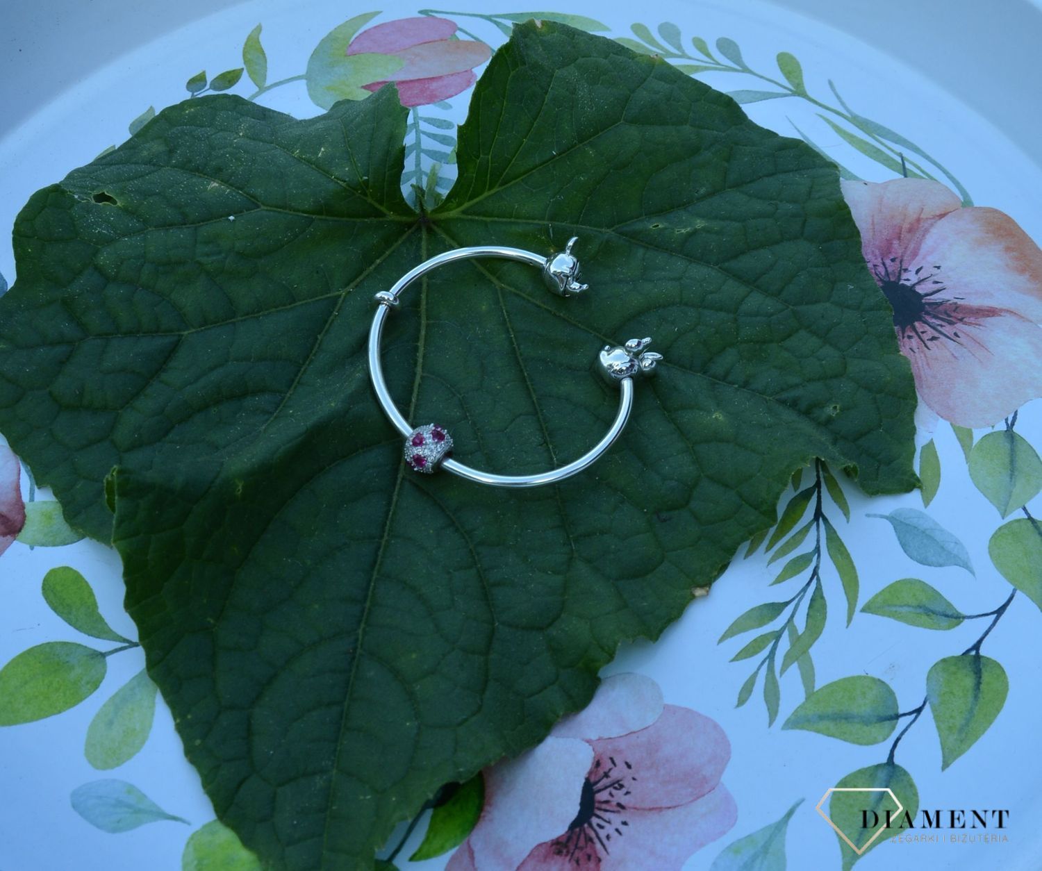 Charms Moments Czerwone Oczka Pave.jpg