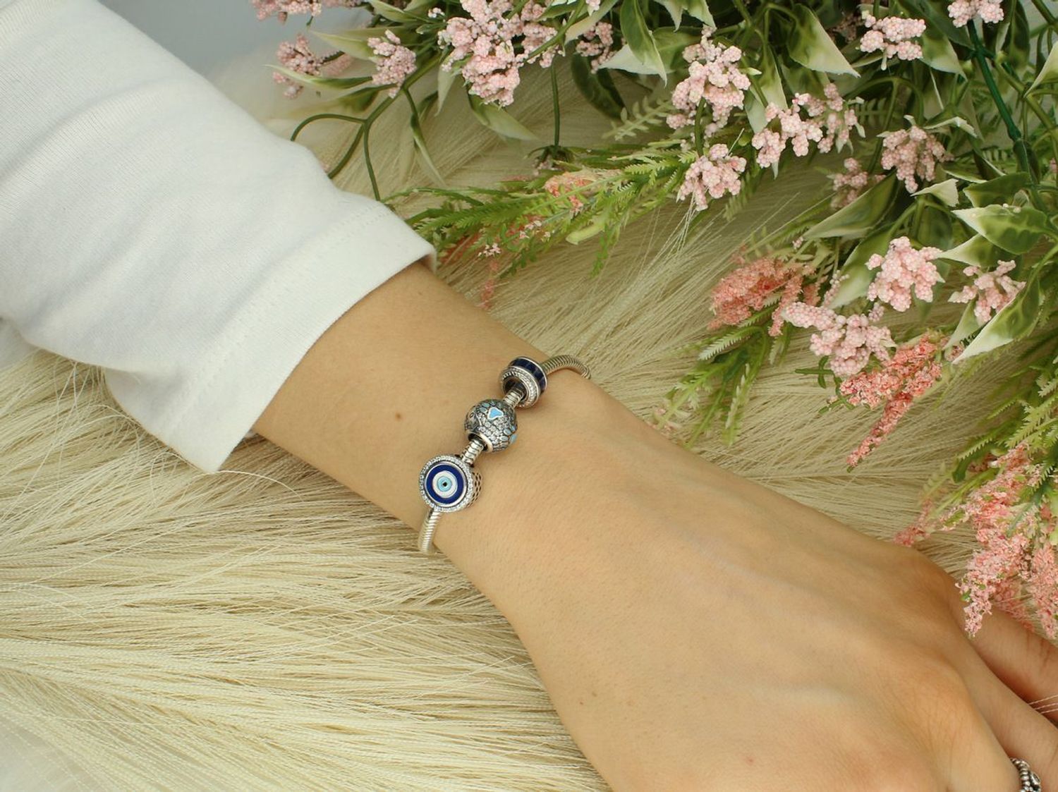 Charms srebrny próba 925, typu pandorka oko proroka DIA-CHA-10631-925 Ten niezwykły charms to połączenie stylu i symboliki – wykonany ze srebra próby 925, przedstawia Oko Proroka1.jpg