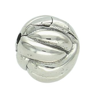 Elegancki charms srebrny DIA-CHA-13840-925 wykonany ze srebra próby 925. Okrągły kształt, dekoracyjny wzór, średnica 1,0 cm i waga 2,56 g. Idealny do bransoletek modułowych i na prezent.2.jpg