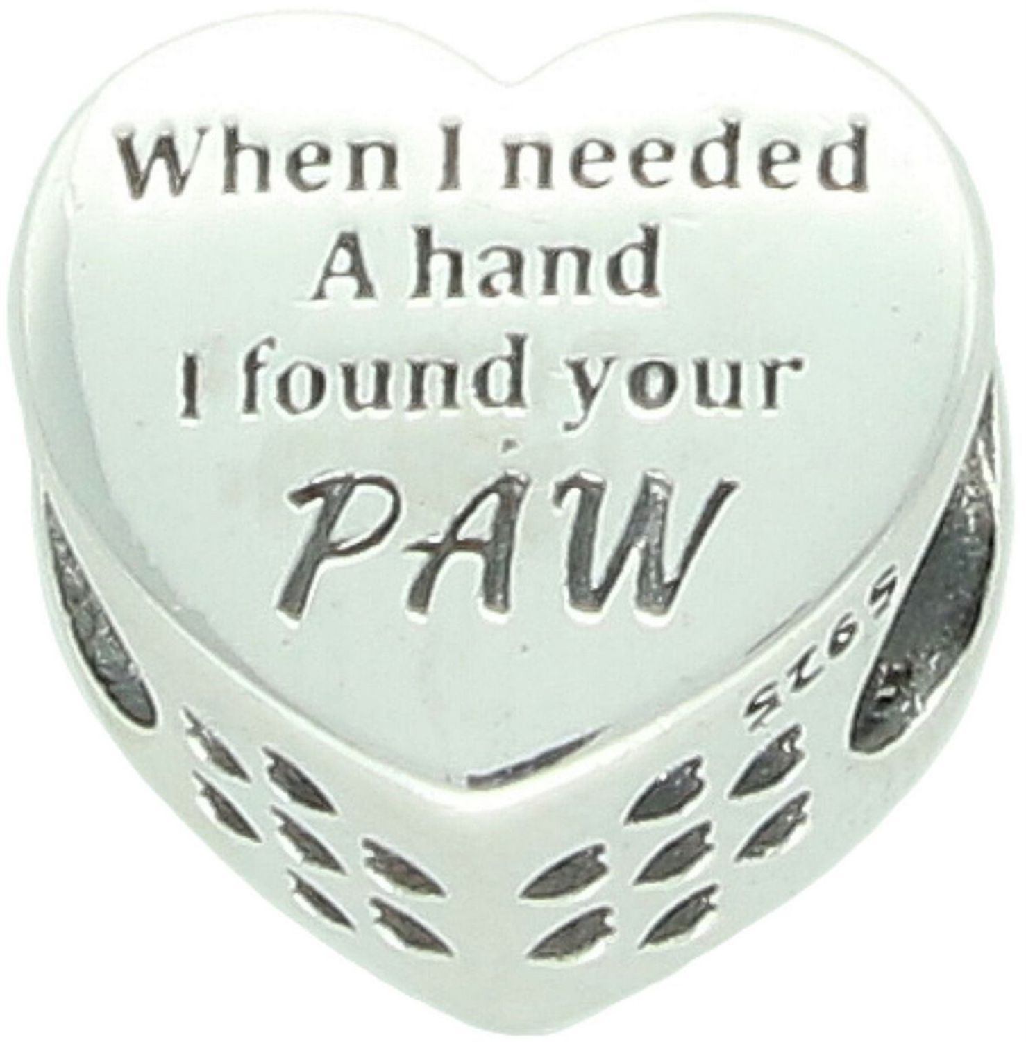 Srebrny charms 925 w kształcie serca z napisem “When I needed a hand, I found your paw” oraz motywem dłoni i psiej łapki. Symbol miłości do pupila. Idealny prezent dla miłośników psów.1.jpg