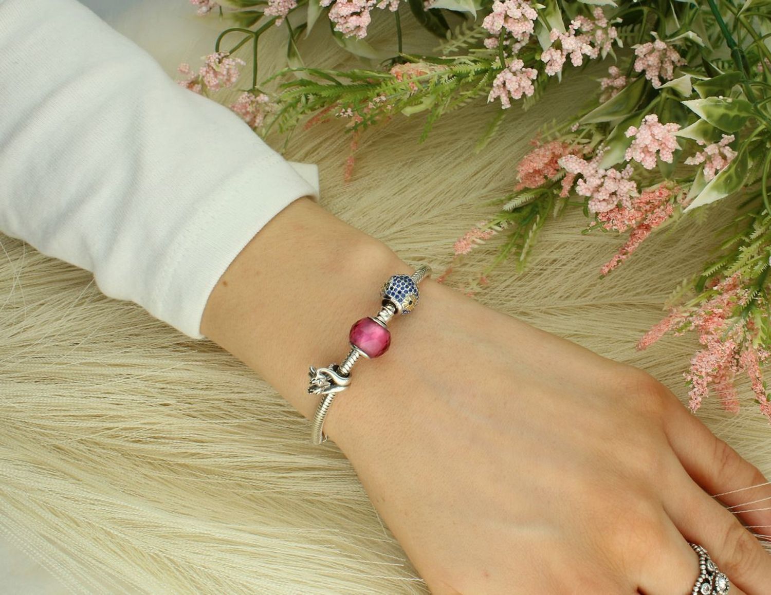 Charms srebrny typu Pandorka próba 925, granatowe cyrkonie z pozłacanymi koniczynkami DIA-CHA-1836-925 1.jpg