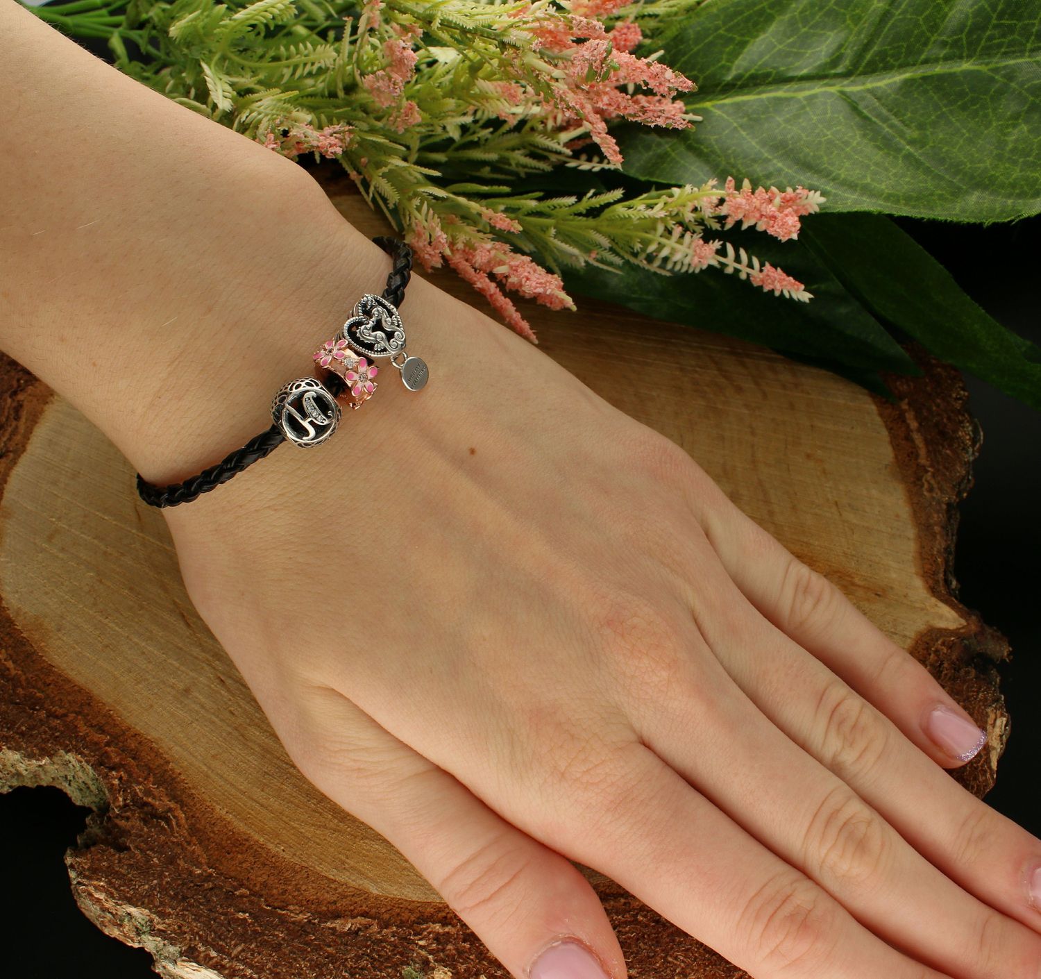 Charms Moments Okrągły Literka H DIA-CHA-3749H-925c.jpg