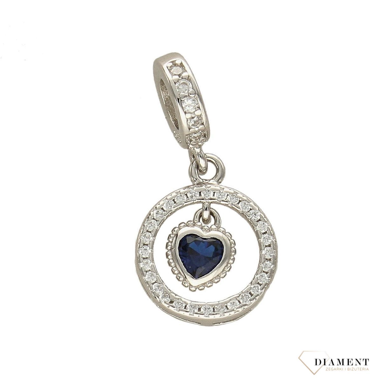 Charms Moments Koło z niebieskim serduszkiem DIA-CHA-3758-925.jpg