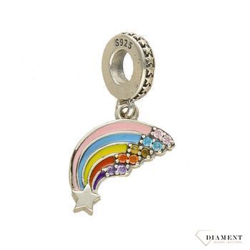 Charms Moments Kolorowa tęcza z cyrkonią DIA-CHA-4129-925. Modny charms z wiszącym elementem w kształcie kolorowej tęczy.jpg