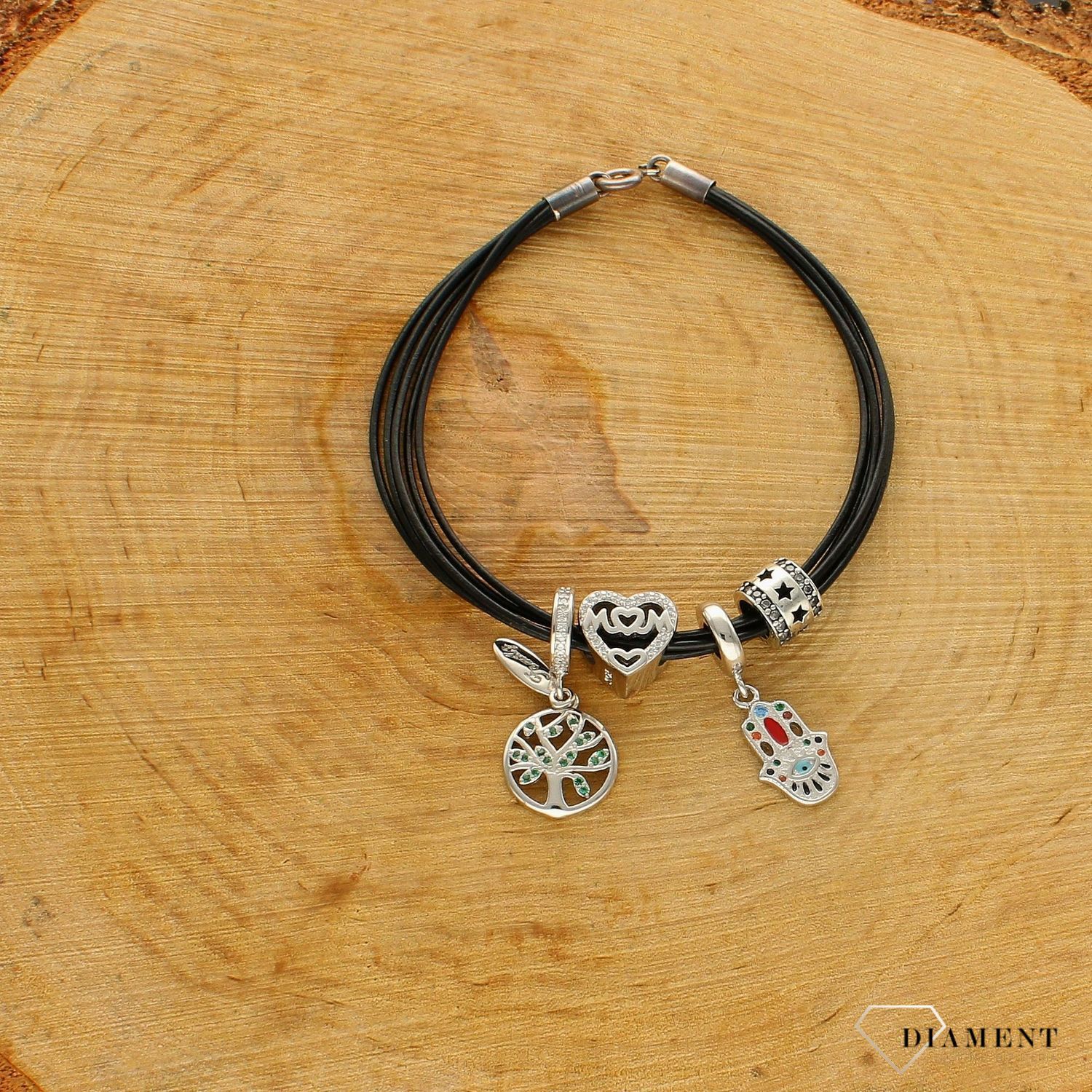 Modny charms do bransoletki ręka fatimy ozdobiona kolorowa cyrkonią. Ponadczasowa biżuteria w formie charmsów do bransoletki, pozwalająca każdej kobiecie skomponować bransoletkę wedle własnych upodobań. (4).jpg