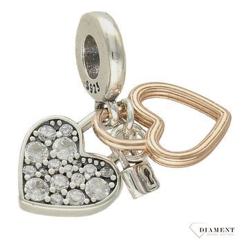 Modny charms do bransoletki Charms Moments 'Wiszące podwójne serduszka z cyrkonią'. Ponadczasowa biżuteria w formie charmsów do bransoletki, pozwalająca każdej kobiecie skomponować bransoletkę wedle własn (2).jpg