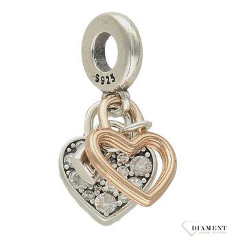 Modny charms do bransoletki Charms Moments 'Wiszące podwójne serduszka z cyrkonią'. Ponadczasowa biżuteria w formie charmsów do bransoletki, pozwalająca każdej kobiecie skomponować bransoletkę wedle własnych upodob.jpg