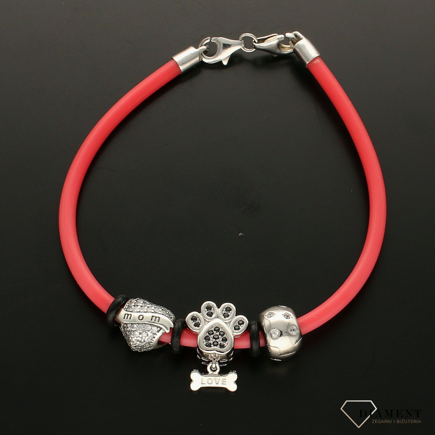 Modny charms do bransoletki 'Serce w cyrkonie MOM'. Ponadczasowa biżuteria w formie charmsów do bransoletki, pozwalająca każdej kobiecie skomponować bransoletkę wedle własnych upodobań, (2).jpg