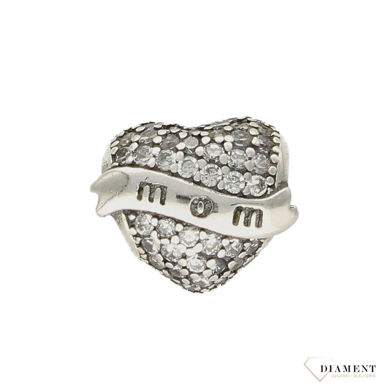 Modny charms do bransoletki 'Serce w cyrkonie MOM'. Ponadczasowa biżuteria w formie charmsów do bransoletki, pozwalająca każdej kobiecie skomponować bransoletkę wedle własnych upodobań, (2).jpg