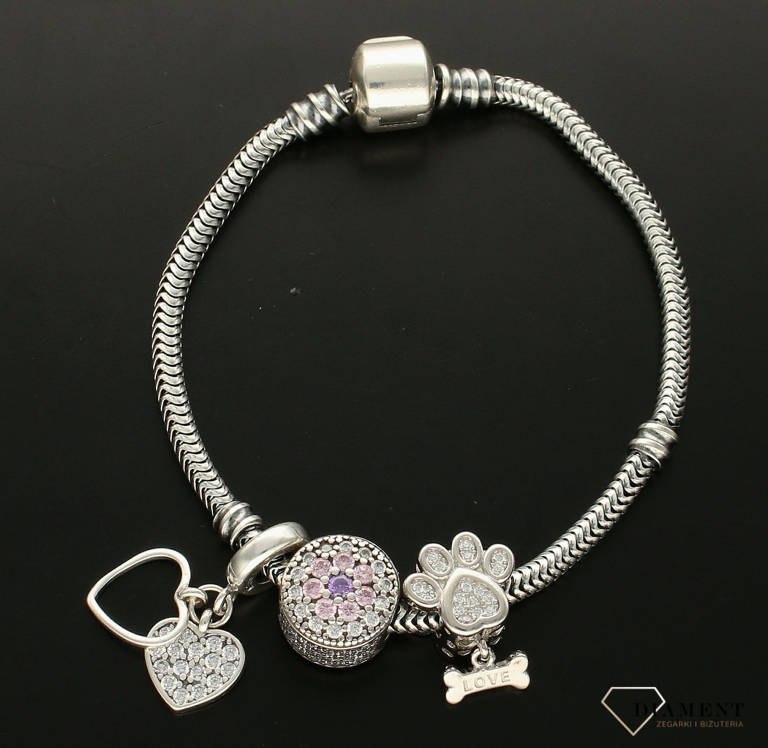 Modny charms do bransoletki Charms Moments 'Wiszące serduszko z cyrkonią'. Ponadczasowa biżuteria w formie charmsów do bransoletki, pozwalająca każdej kobiecie skomponować bransoletkę wedle własnych upodoba.jpg