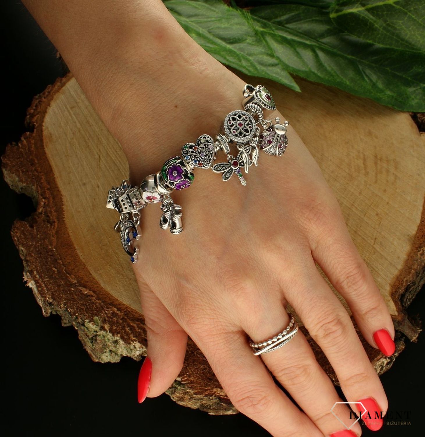 Charms Moments srebrny 925 'Serduszko z kolorowymi cyrkoniami' DIA-CHA-9553-925.  Zawieszka wykonana została ze srebra próby 925. Serduszko charms do bransoletki typu Pandora, Apart. Srebrny charms z kolorowymi cyrkoniami na prezent (1).jpg