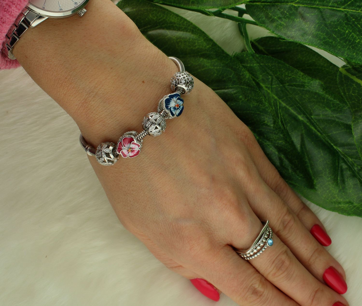 Charms Moments srebrny 925 okrągły z kwiatkami DIA-CHA-CH1550422-925.jpg