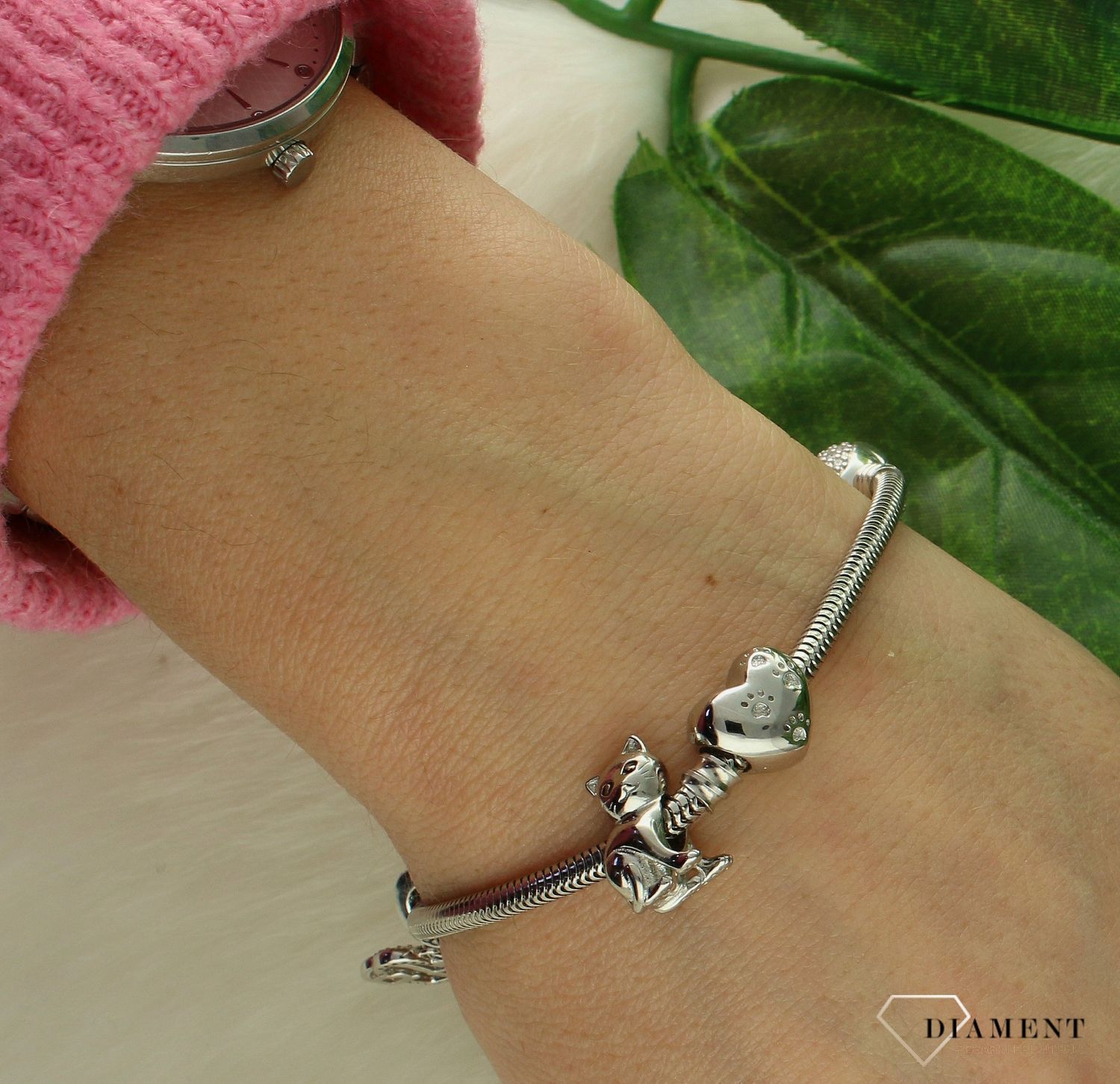 Charms Moments srebrny 925 serce w łapki z napisem My sweet pet. Charms do bransoletki. Srebrny charms do bransoletki typu Pandora. Charms do bransoletki modułowej. Charms srebrny na prezent.1.jpg