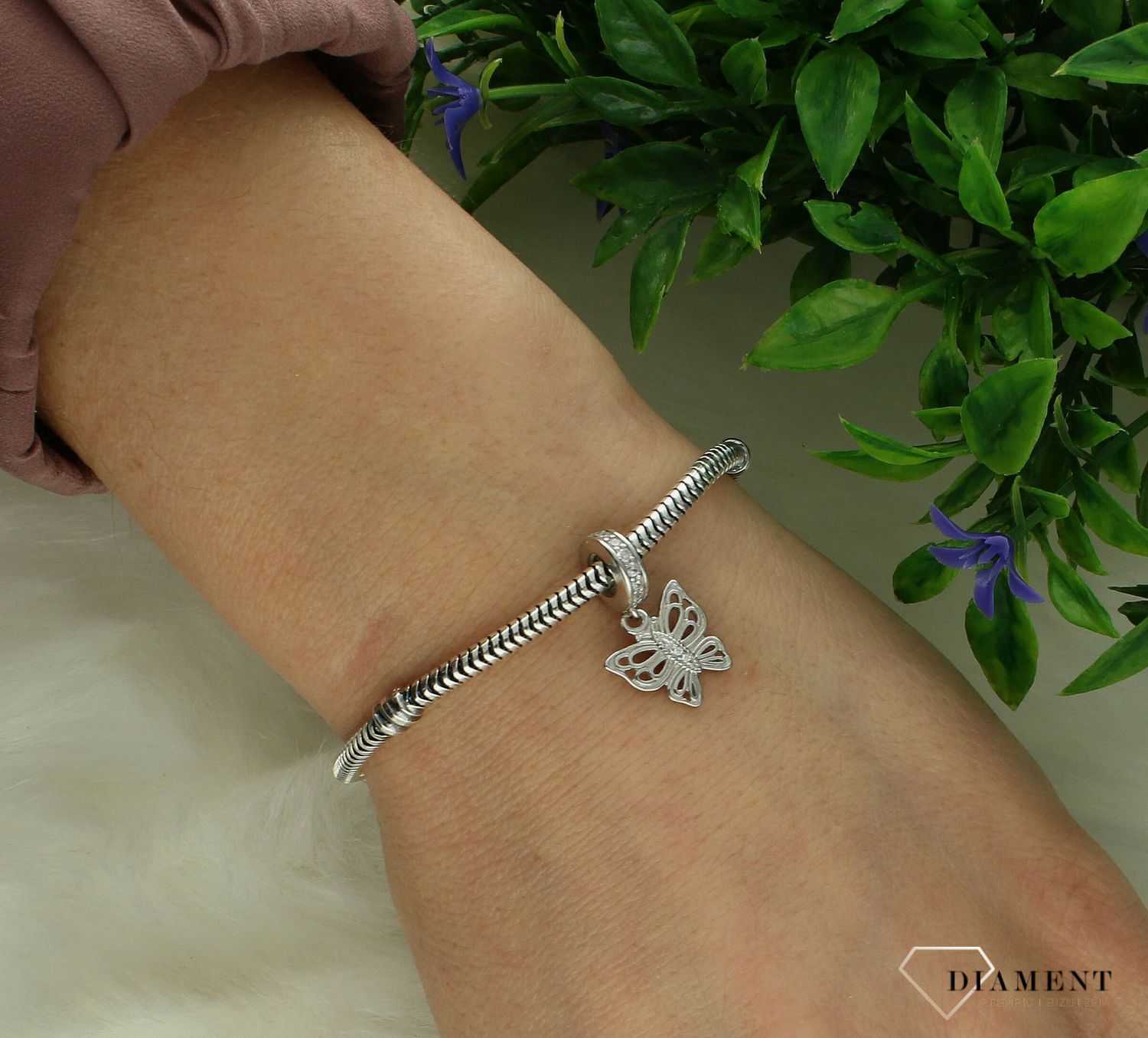 Charms Moments srebrny 925 Motyl DIA-CHA-CH330921-925. rebrna zawieszka damska. Zawieszka do bransoletki. Srebrna zawieszka charms. Charms do bransoletki modułowej. Charms do bransoletki typu Pandora. Charms na prezent..jpg