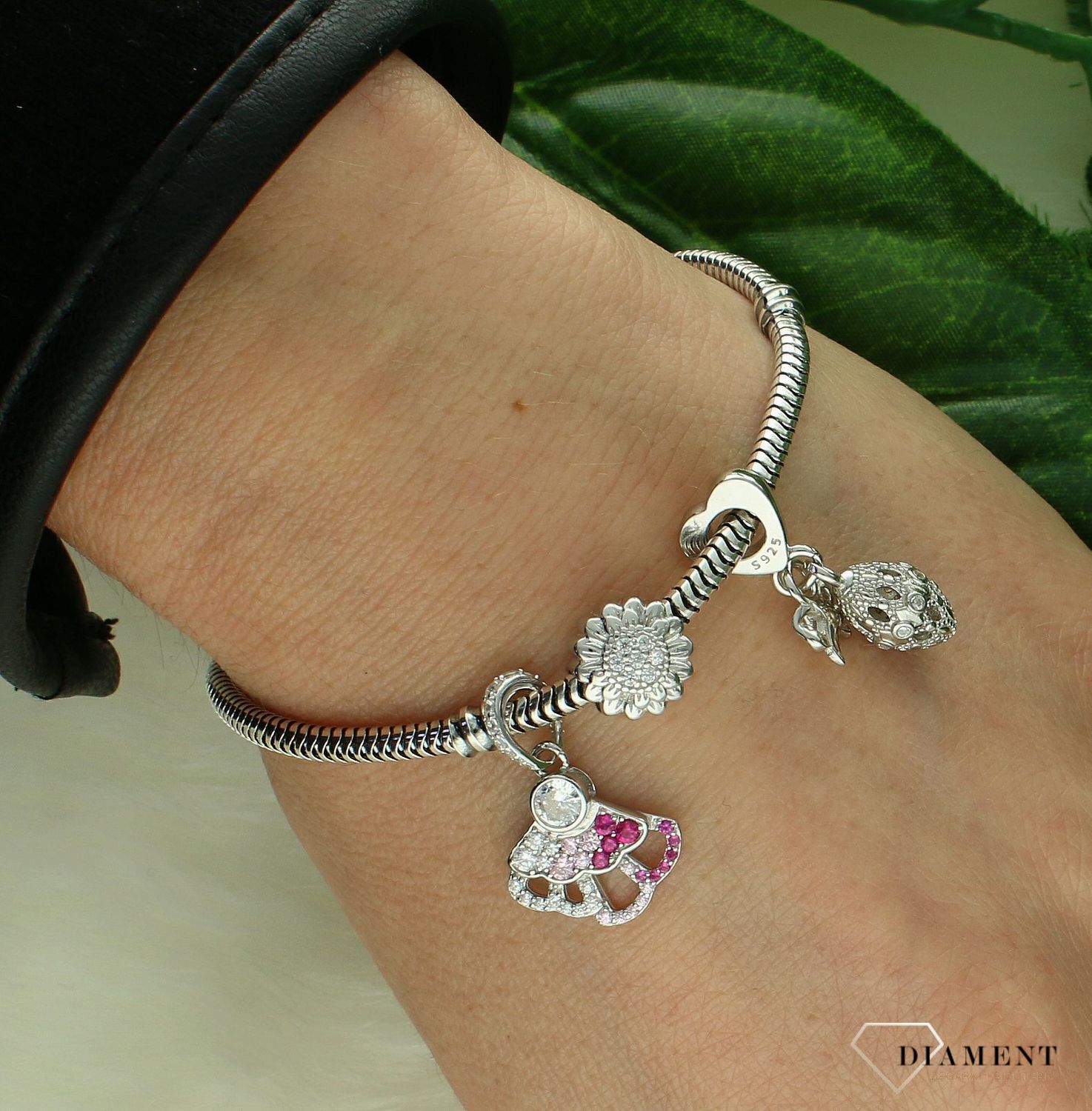 Charms Moments srebrny 925 Słonecznik DIA-CHA-IM0450623CH-925. Srebrna zawieszka damska. Zawieszka do bransoletki. Srebrna zawieszka charms. Charms do bransoletki modułowej. Charms do bransoletki typu Pandora. Charms na prezent..jpg