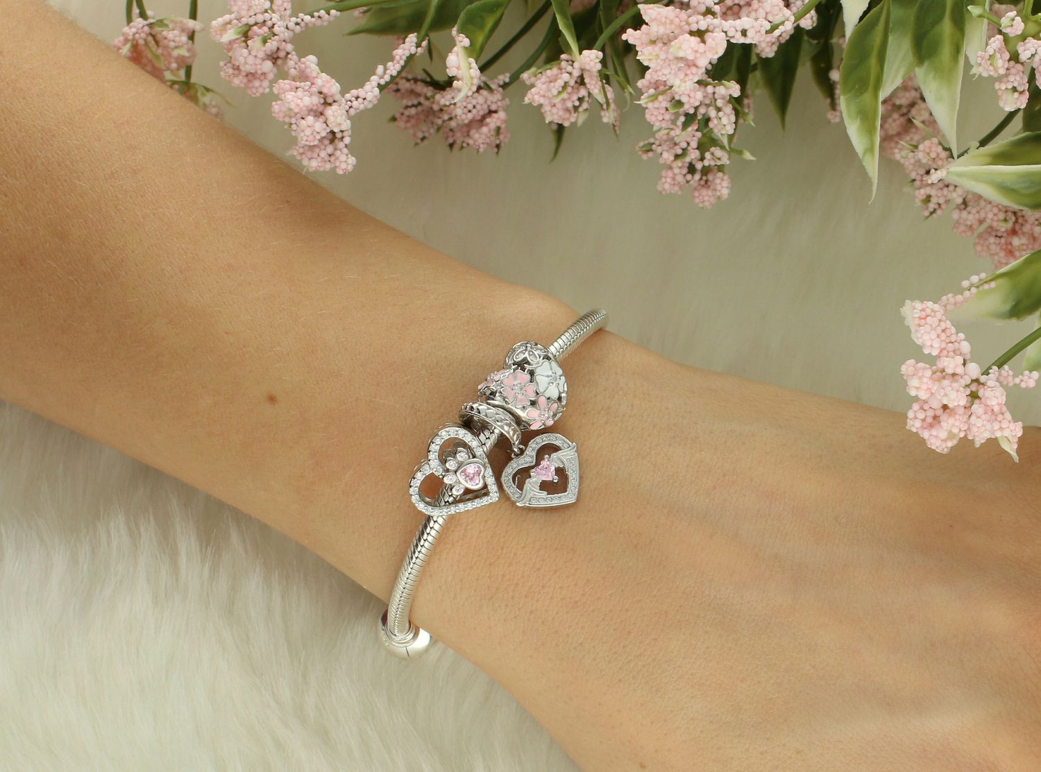 Charms zawieszka srebrna Ag 925 Serce ze skrzydłami DIA-CHA-IM0590624CH-925 Ponadczasowa biżuteria w formie charmsów do bransoletki, pozwalająca każdej kobiecie skomponować bransoletkę wedle własnych upodobań, 1.jpg