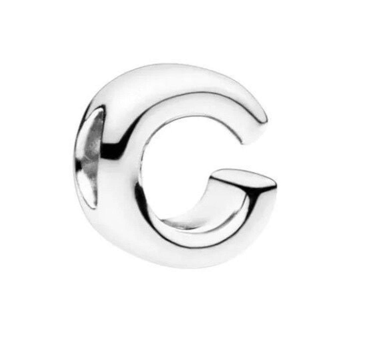 Charms srebrny AG 925 w kształcie litery C. Subtelna i elegancka zawieszka, idealna do personalizacji biżuterii, ok. 10 mm wysokości.1.jpg