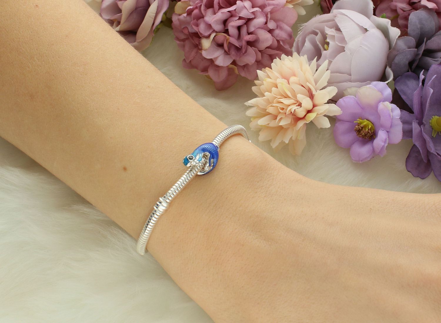 Charms srebrny jaszczurka próba 925, DIA-CHA-IM0930224CH-925 Ponadczasowa biżuteria w formie charmsów do bransoletki, pozwalająca każdej kobiecie skomponować bransoletkę wedle własnych upodobań1.jpg