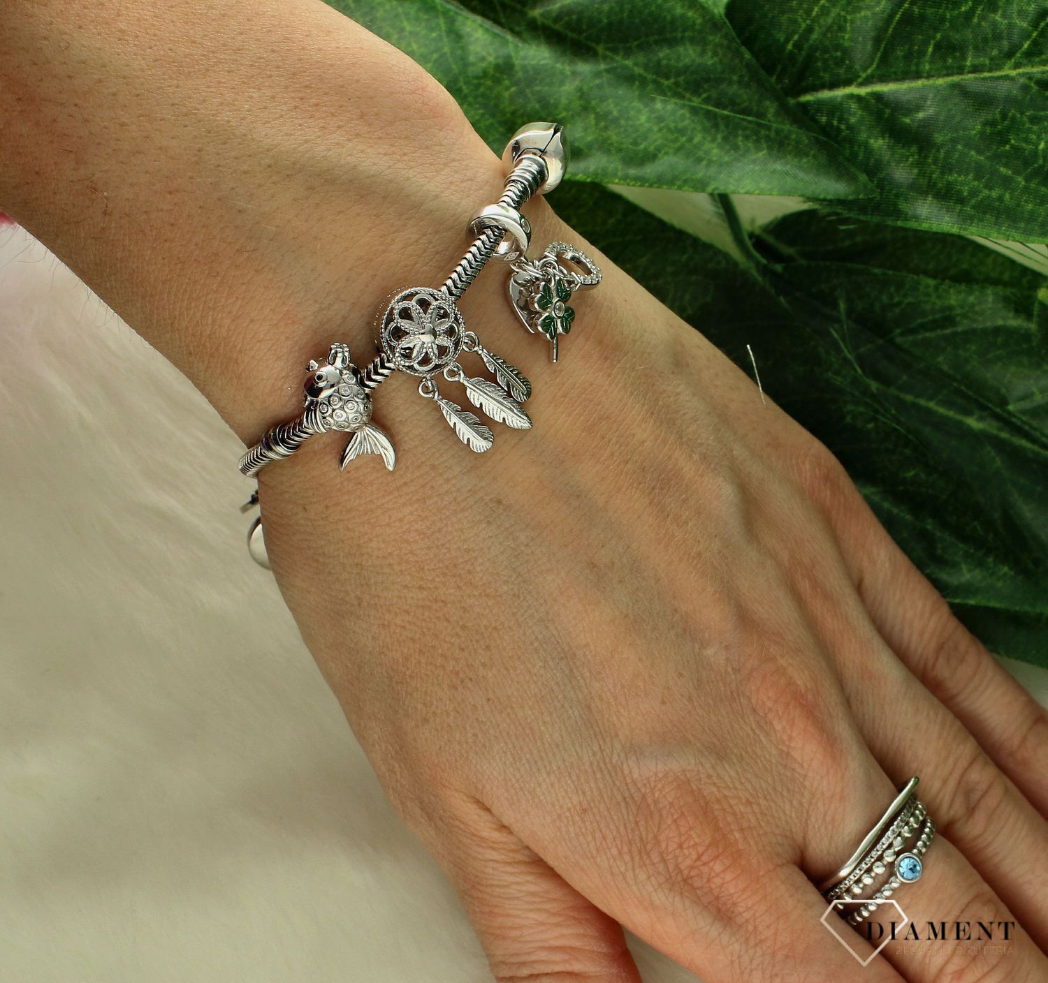 Charms Moments srebrny 925 na szczęście DIA-CHA-IM0930623CH-925. Charms do bransoletki modułowej. Charms z koniczynką. Charms do bransoletki Pandora z podkową. Charms z zawieszkami. Charms na szczęście srebrny na prezent..jpg