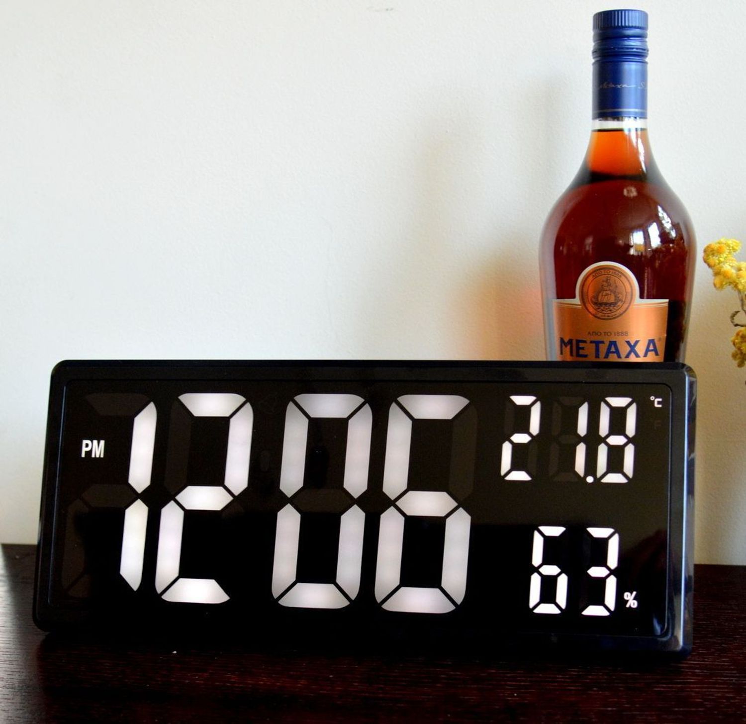 Zegar cyfrowy LCD JVD termometrem i higrometrem Białe cyfry DH308.3.jpg