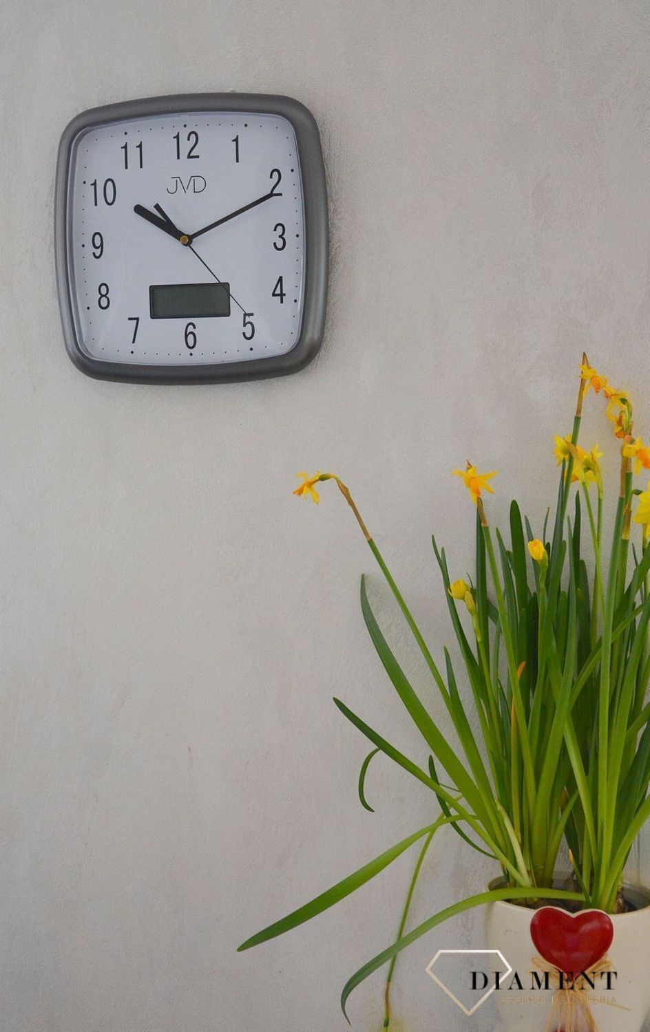 Zegar na ścianę z datownikiem JVD DH615.2 srebrny.jpg