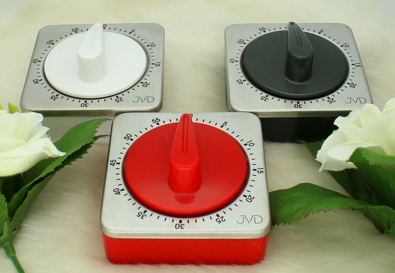 Minutnik mechaniczny JVD DM79.1 – metalowy, kwadratowy, biały element, kuchenny timer.jpg