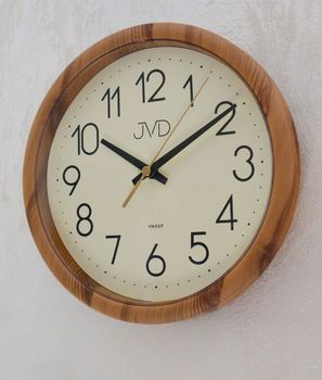 Zegar ścienny JVD H608.2 z cichym mechanizmem, elegancka imitacja drewna, idealny do salonu, biura czy sypialni. Cichy i stylowy zegar ścienny JVD (2).JPG