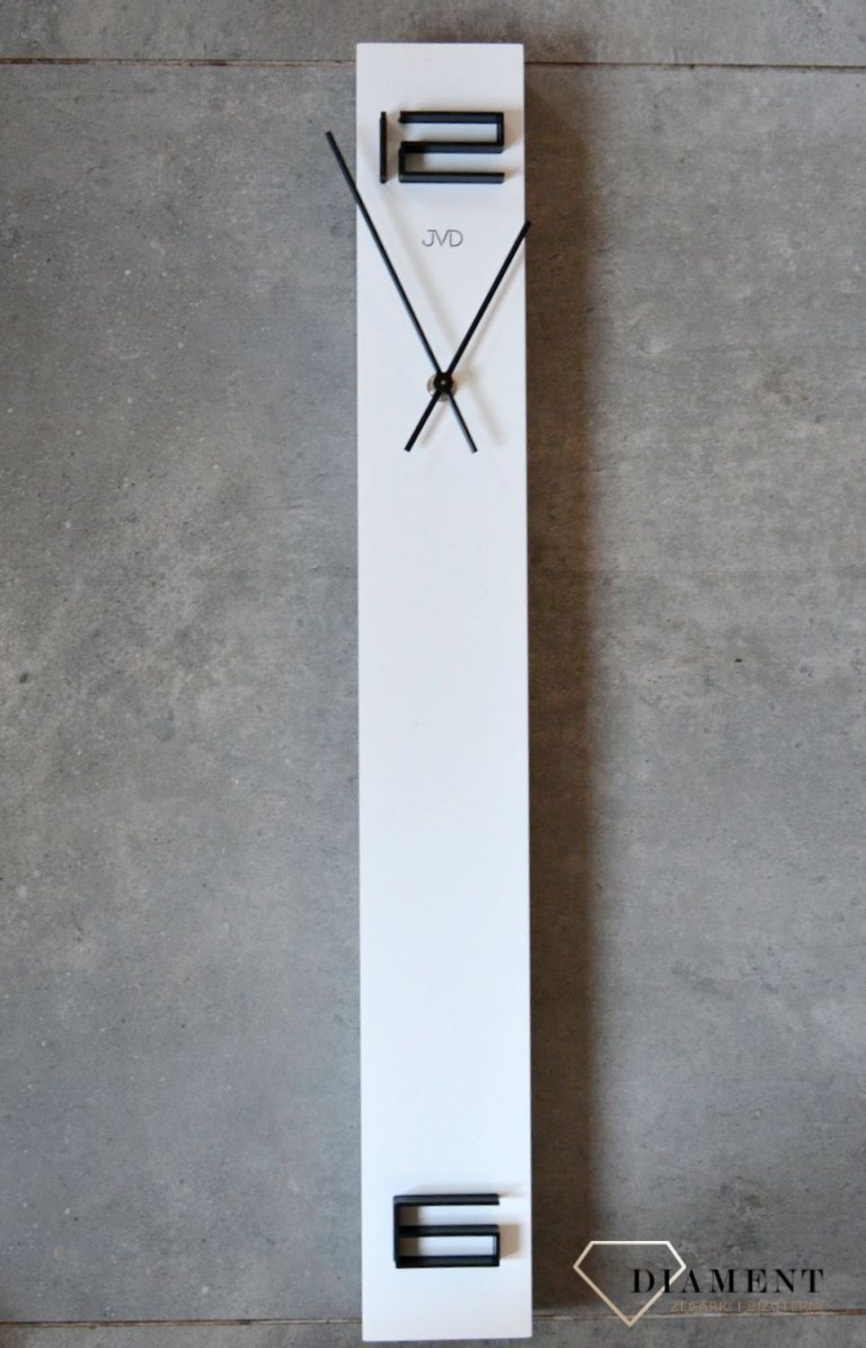 Zegar ścienny 3D JVD HC25.4 wyposażony jest w kwarcowy mechanizm, zasilany za pomocą baterii. Posiada bardzo wysoką dokładność mierzenia czasu +- 10 sekund w przeciągu 30 dni..jpg