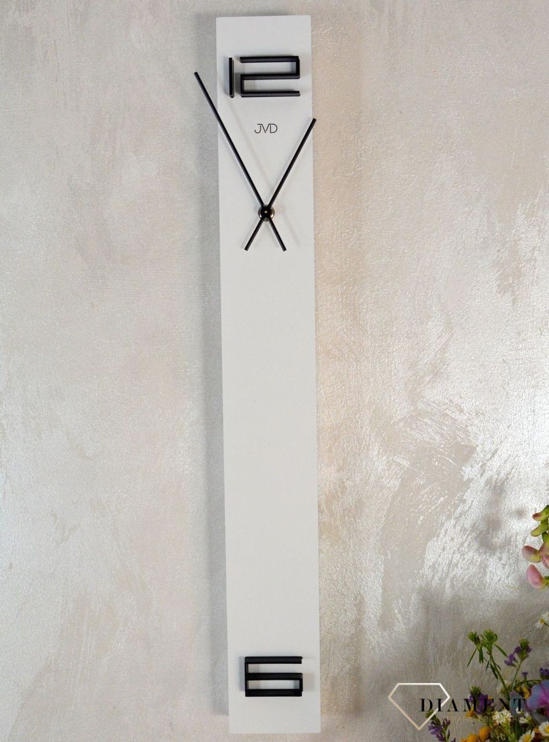 Zegar ścienny 3D JVD HC25.4 wyposażony jest w kwarcowy mechanizm, zasilany za pomocą baterii. Posiada bardzo wysoką dokładność mierzenia czasu +- 10 sekund w przeciągu 30 dni..jpg