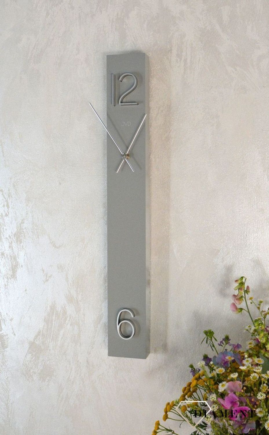 Zegar ścienny 3D JVD HC26.3 wyposażony jest w kwarcowy mechanizm, zasilany za pomocą baterii. Posiada bardzo wysoką dokładność mierzenia czasu +- 10 sekund w przeciągu 30 dni..jpg