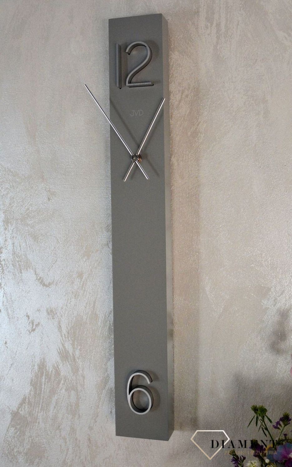 Zegar ścienny 3D JVD HC26.3 wyposażony jest w kwarcowy mechanizm, zasilany za pomocą baterii. Posiada bardzo wysoką dokładność mierzenia czasu +- 10 sekund w przeciągu 30 dni..jpg