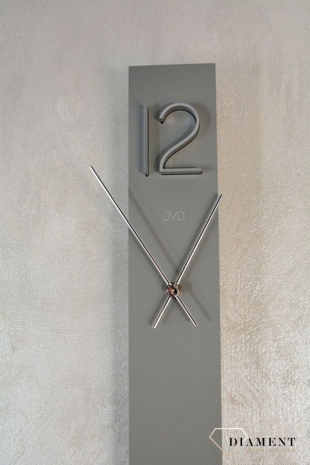 Zegar ścienny 3D JVD HC26.3 wyposażony jest w kwarcowy mechanizm, zasilany za pomocą baterii. Posiada bardzo wysoką dokładność mierzenia czasu +- 10 sekund w przeciągu 30 dni..jpg