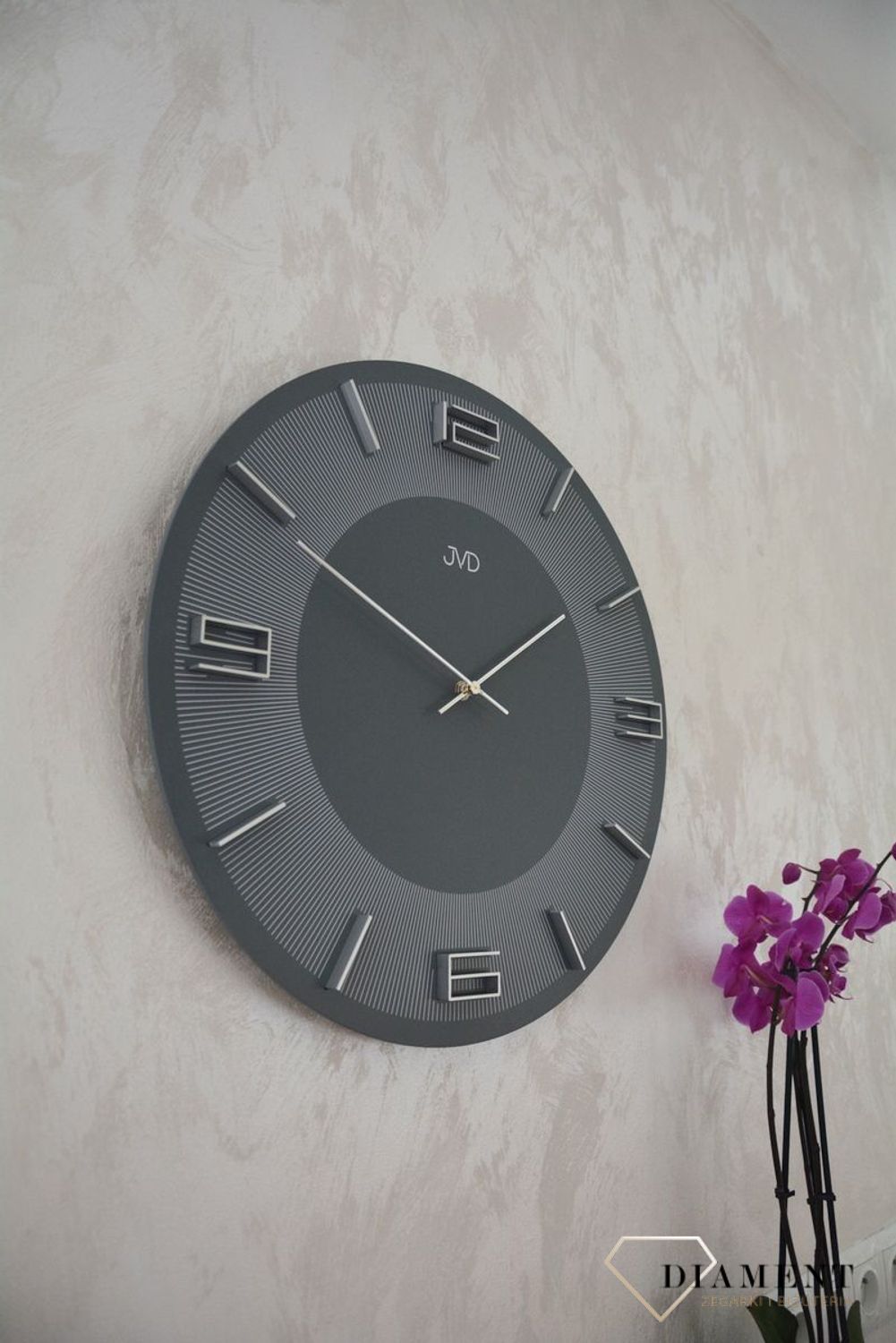 Zegar na ścianę JVD okrągły drewniany w kolorze szarym HC33 (1).jpg