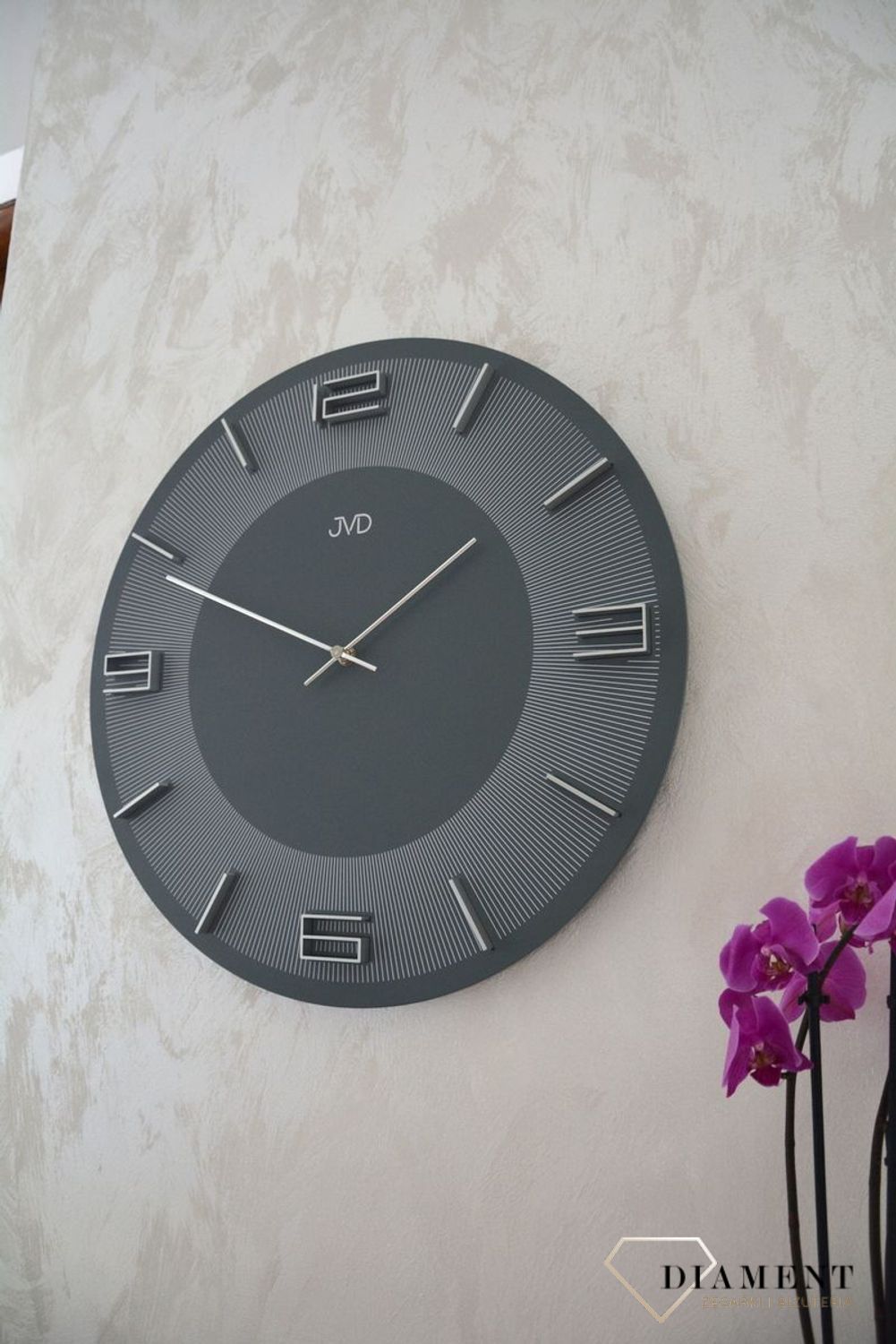 Zegar na ścianę JVD okrągły drewniany w kolorze szarym HC33 (1).jpg