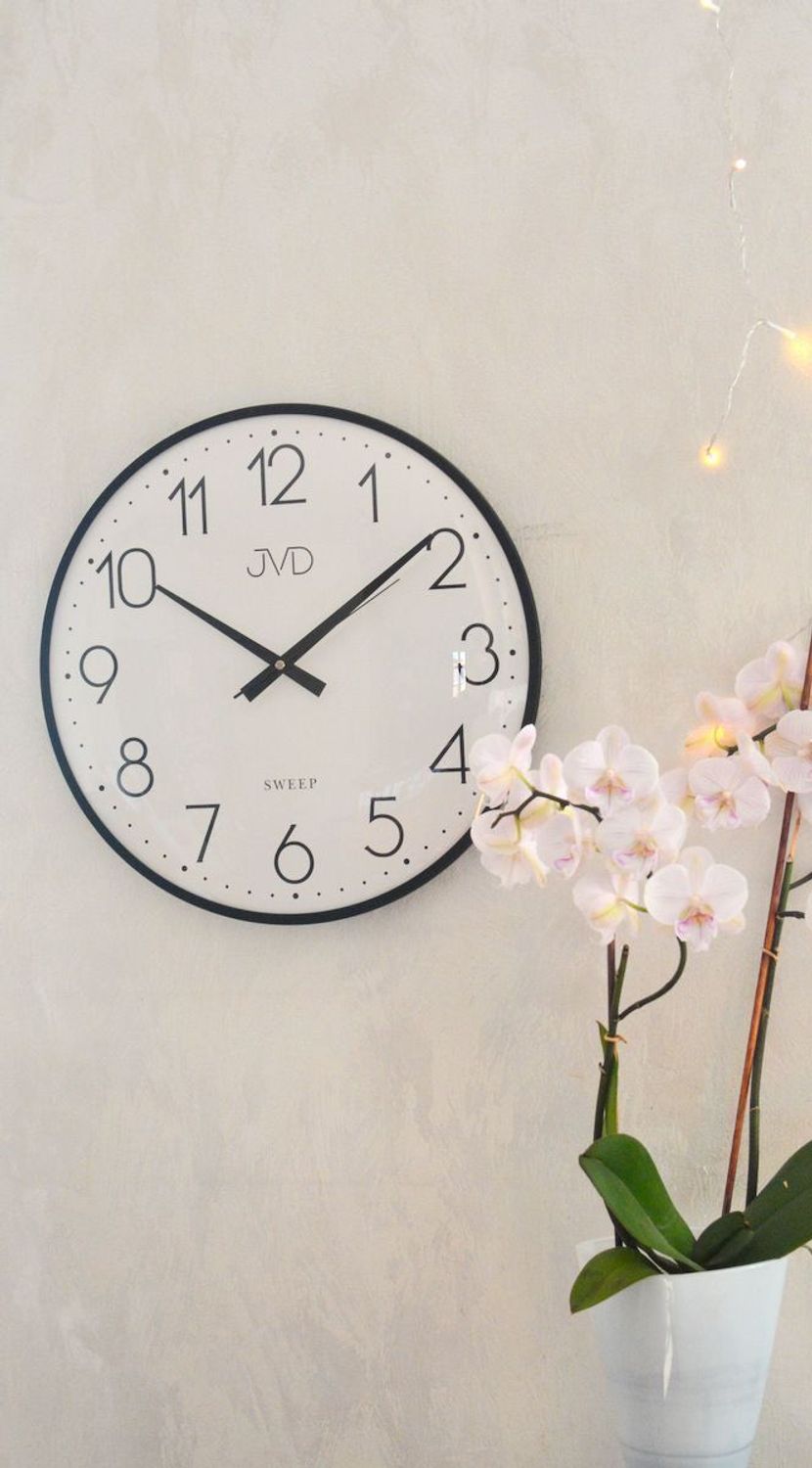 Zegar ścienny JVD HK4169.1 – metalowy, czarny z białą tarczą.jpg