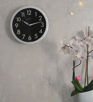 Zegar JVD HP301.1 – biała obudowa, czarna tarcza, 30 cm. Płynny sekundnik, luminescencyjna tarcza i wskazówki.  (5).JPG