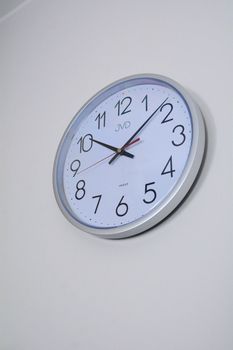 Zegar ścienny JVD HP614.2 – szary, 27 cm, cichy mechanizm, płynący sekundnik, szary zegar (1).JPG