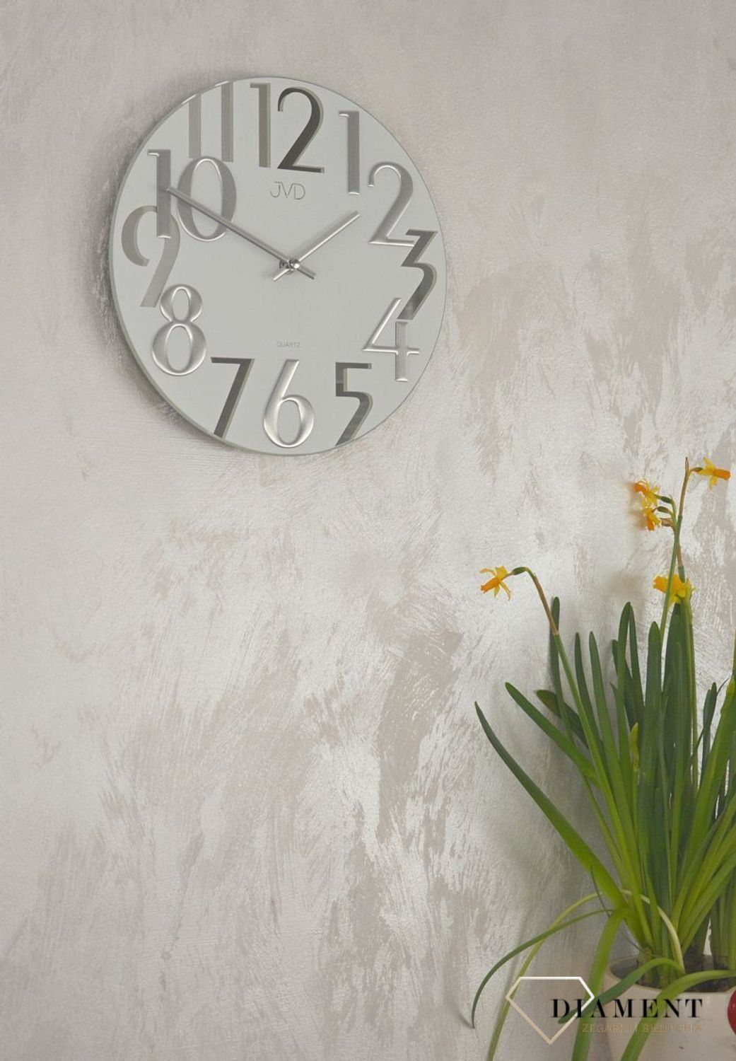 Nowoczesny zegar na ścianę do salonu 'Mleczne szkło' HT101.1.jpg