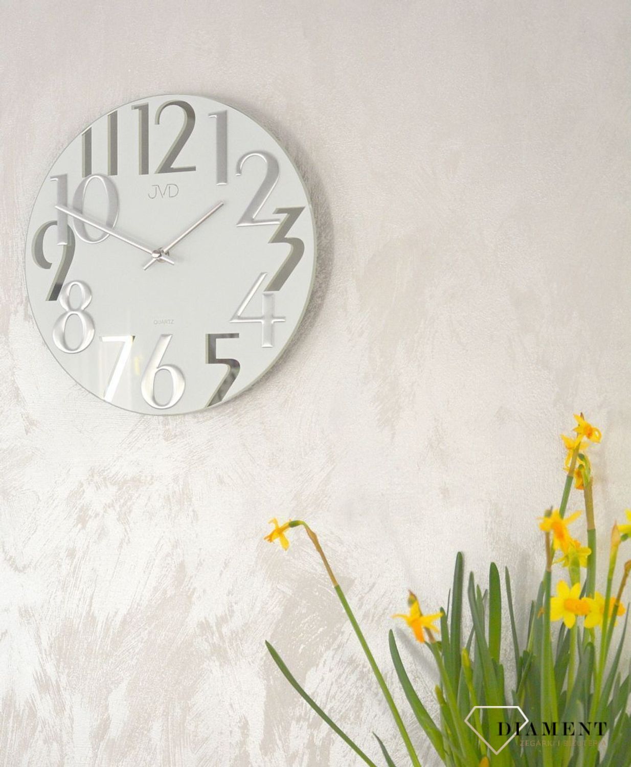 Nowoczesny zegar na ścianę do salonu 'Mleczne szkło' HT101.1.jpg