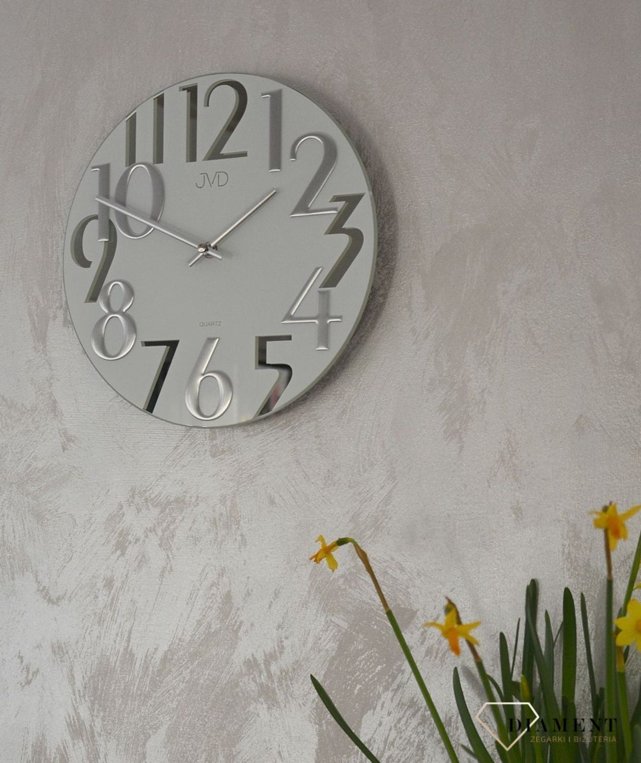 Nowoczesny zegar na ścianę do salonu 'Mleczne szkło' HT101.1.jpg