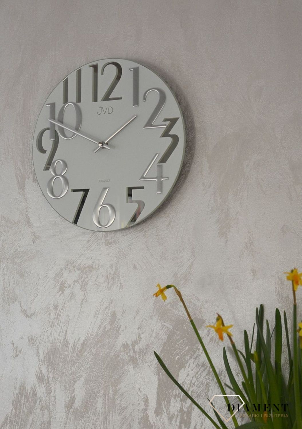 Nowoczesny zegar na ścianę do salonu 'Mleczne szkło' HT101.1.jpg