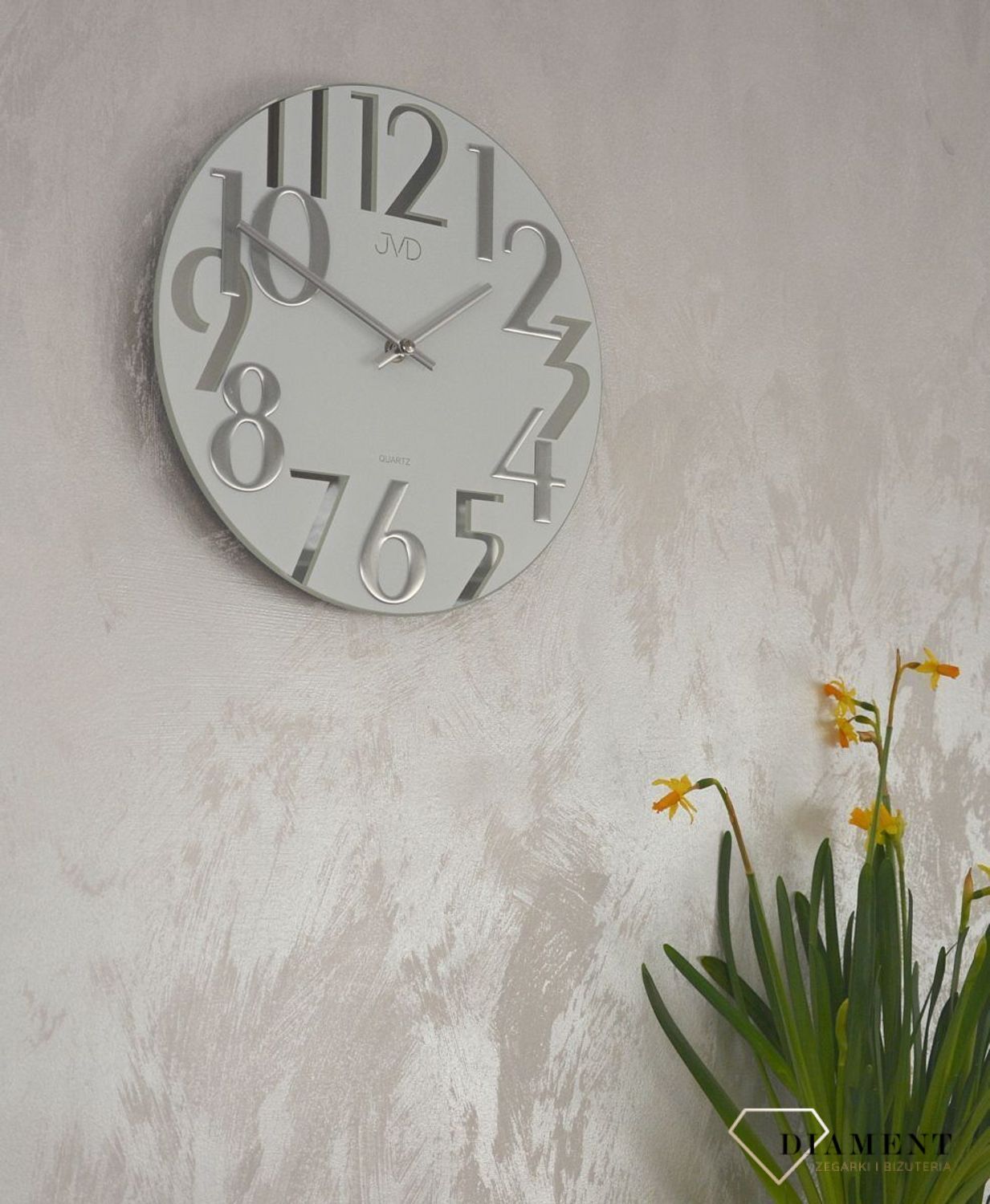 Nowoczesny zegar na ścianę do salonu 'Mleczne szkło' HT101.1.jpg