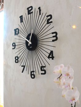 Zegar ścienny JVD HT120.1 – nowoczesny zegar kwarcowy, czarny z srebrnymi wskazówkami, metalowy (1).JPG