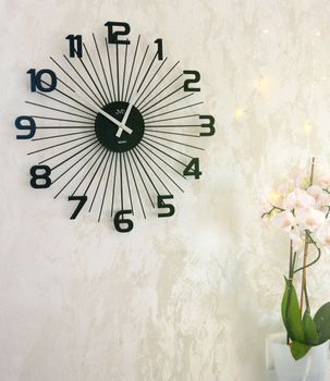 Zegar ścienny JVD HT120.1 – nowoczesny zegar kwarcowy, czarny z srebrnymi wskazówkami, metalowy (2).JPG